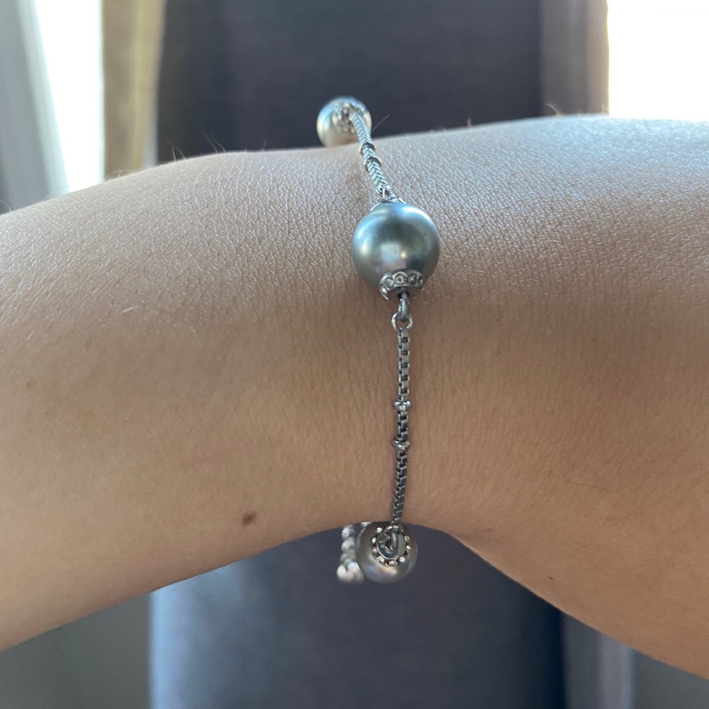 Kate Spade 3-grey pearl bracelet - Picture 2 of 3